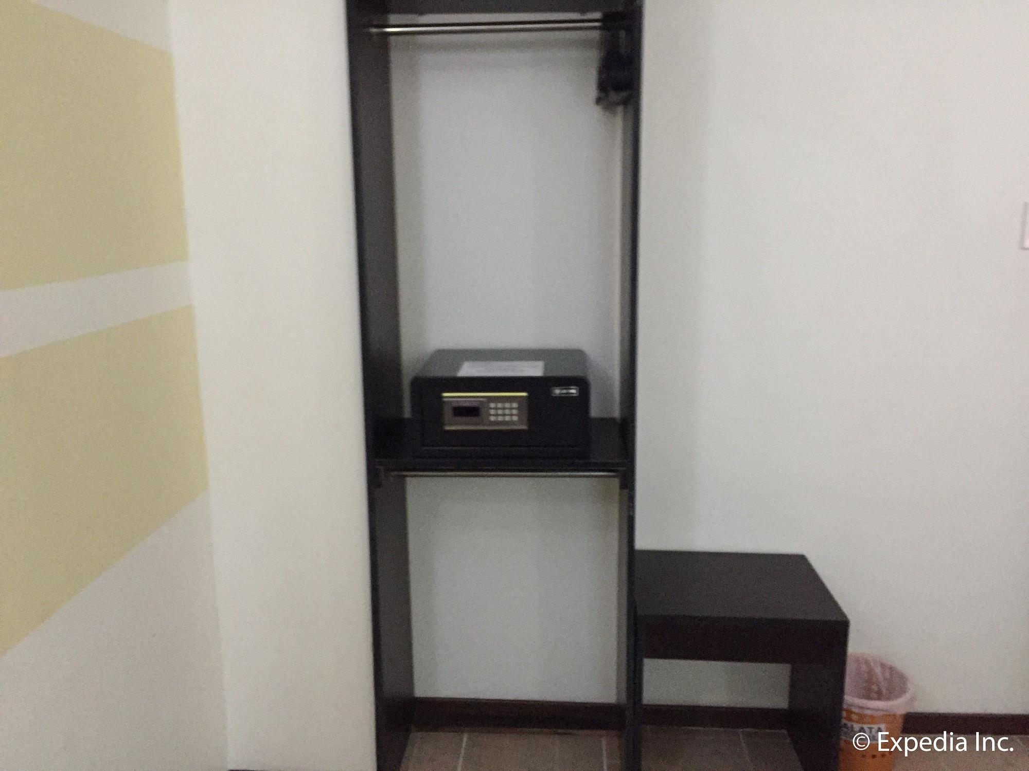 סבו Metro Park Hotel Mandaue מראה חיצוני תמונה
